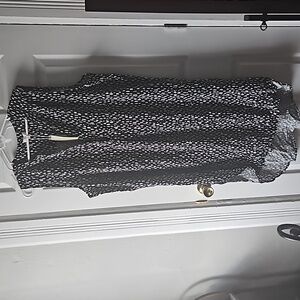 Alex & Lili Black/White Sleeveless Dress